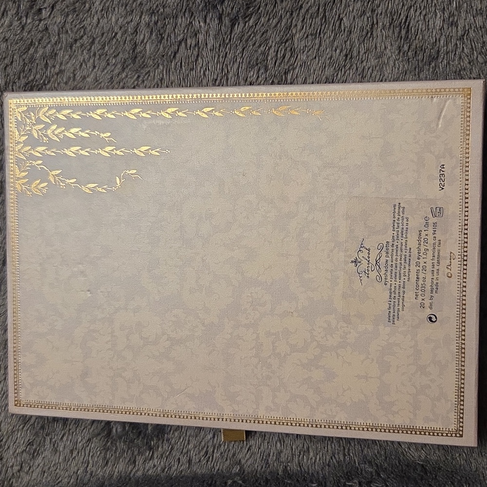Disney Pricesss Storybook Eyeshadow Pallets - Picture 3 of 13